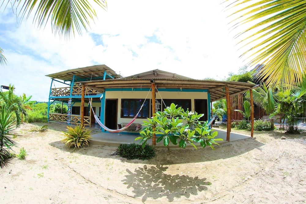 Pet Friendly Montañita Chill Out House