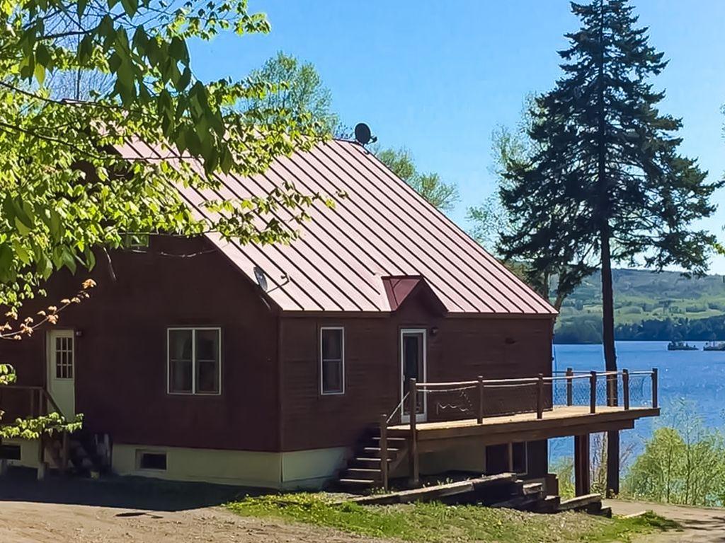 Moosehead Lodge Pet Policy