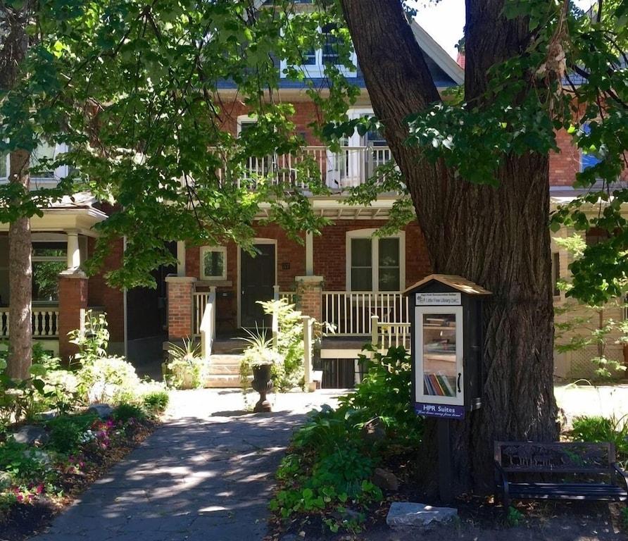 Pet Friendly Beautiful 1BR in Roncesvalles High Park