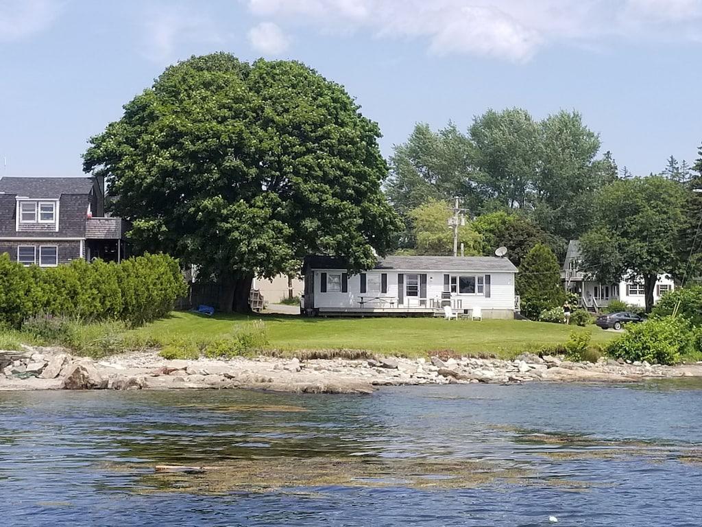 Pet Friendly Direct Waterfront Home