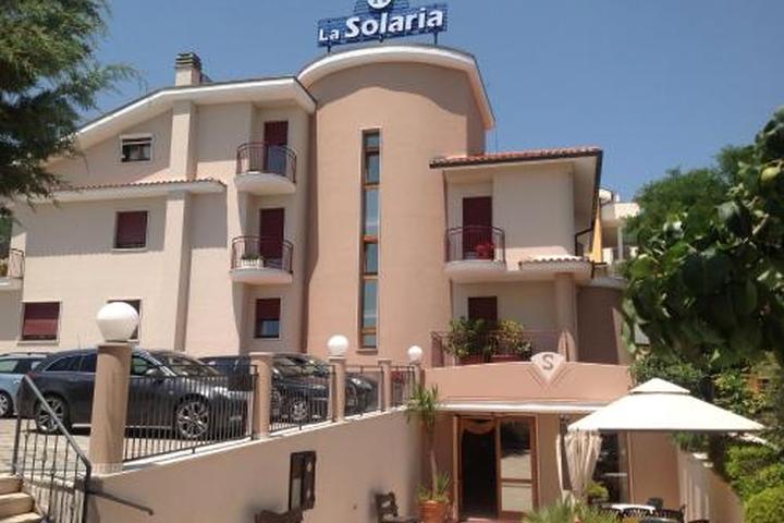 Pet Friendly Hotel Ristorante La Solaria