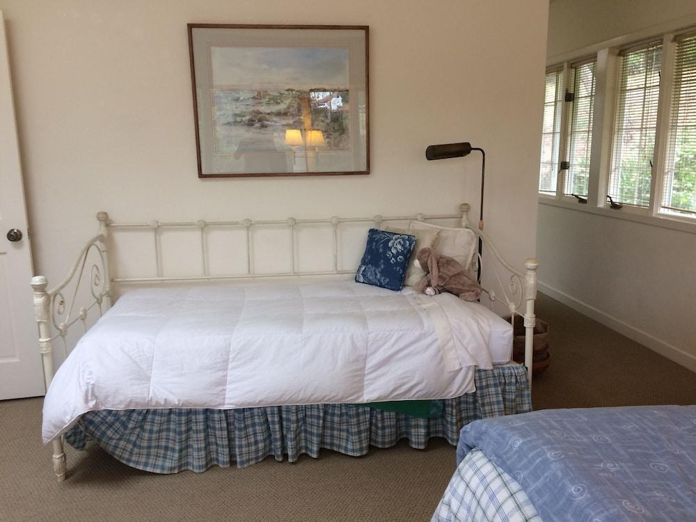 Comfort in Carmel with Views of Valley & Mountains Pet Policy