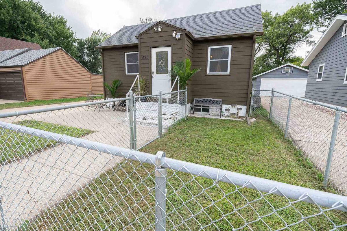 Entire 3Bedroom With Fenced Yard Pet Policy