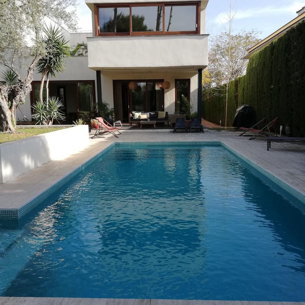 Pet Friendly Villa Jardines