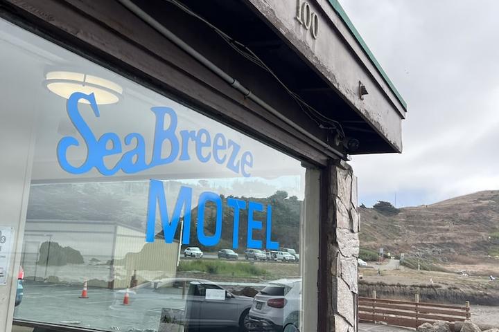 Pet Friendly Sea Breeze Motel