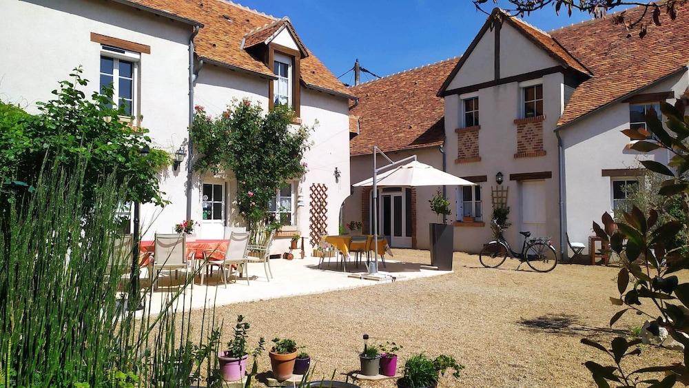 Pet Friendly Les Salamandres Maison d'Hôtes