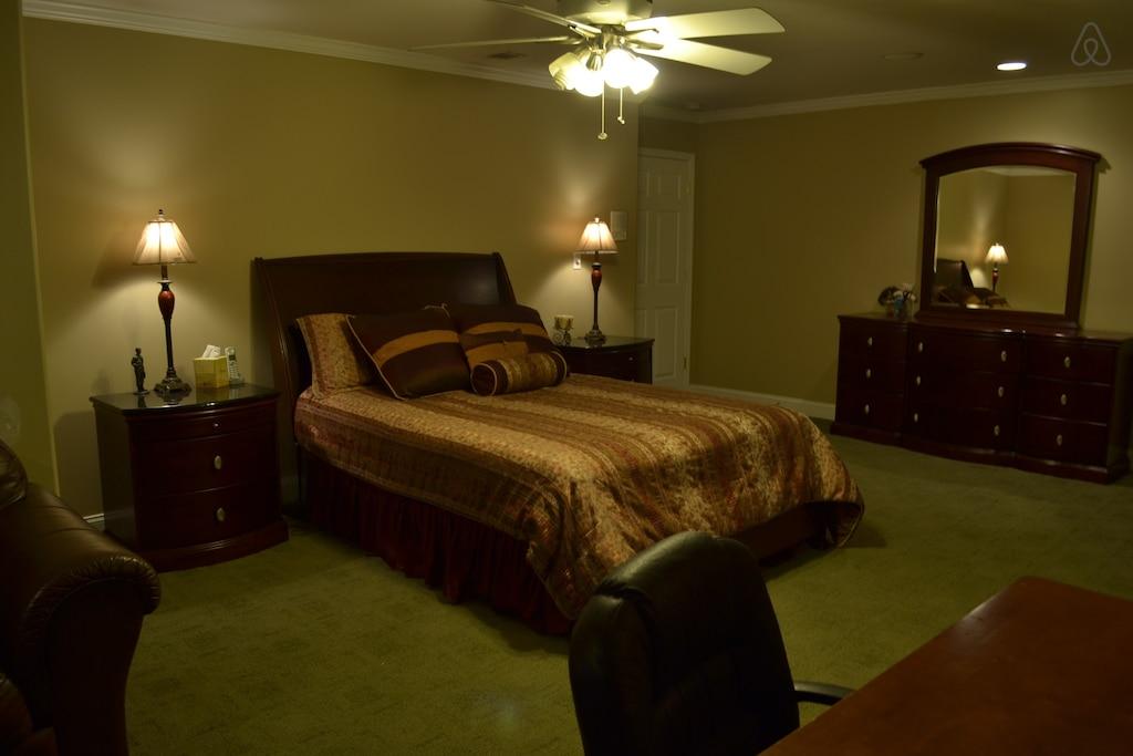 Midland Airbnb Rentals Pet Policy