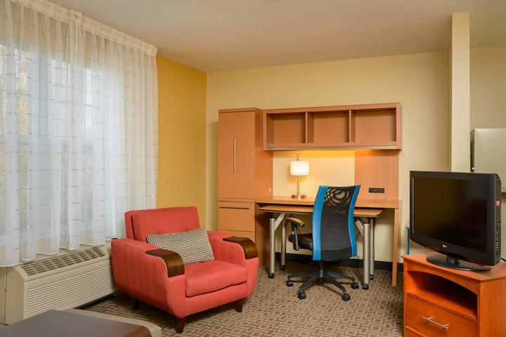 Pet Friendly TownePlace Suites by Marriott Fort Meade National Business Park