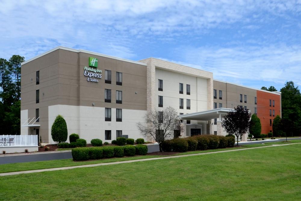 Pet Friendly Holiday Inn Express & Suites Raleigh Durham Airport at RTP an IHG Hotel