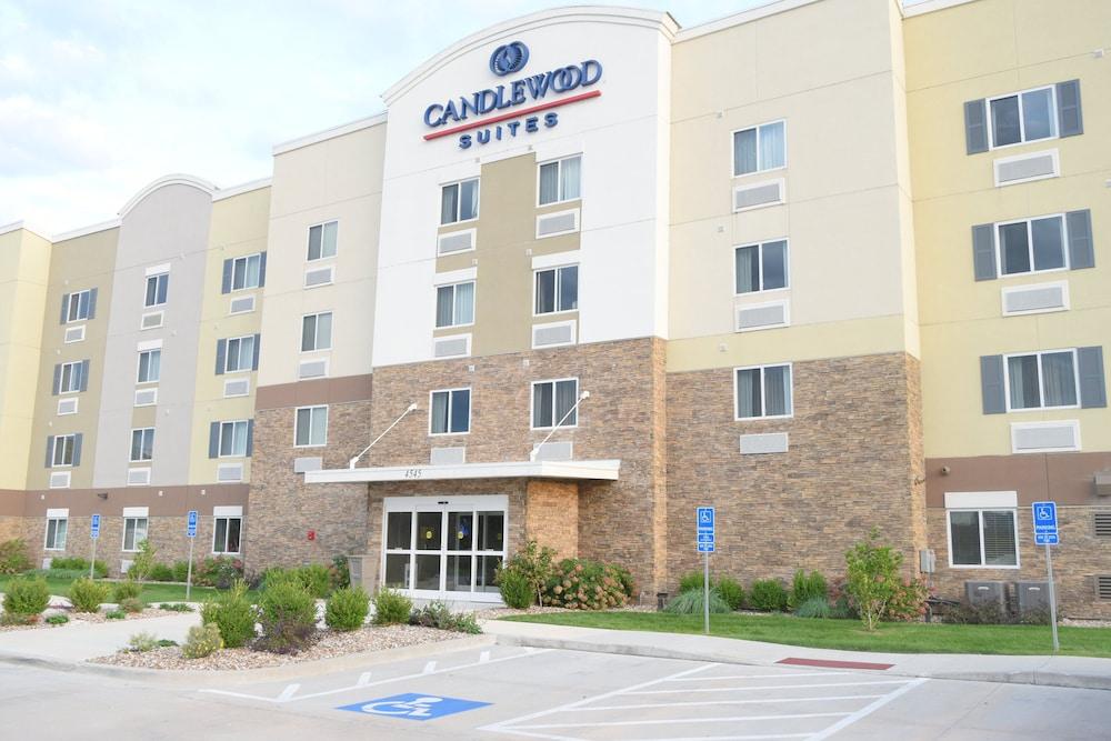 Pet Friendly Candlewood Suites Kansas City - Independence an IHG Hotel
