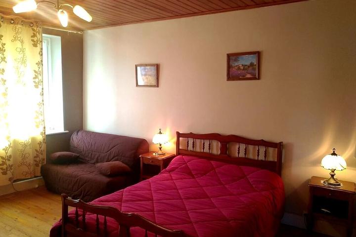 Pet Friendly Country House 5 Minutes from Lake Genin