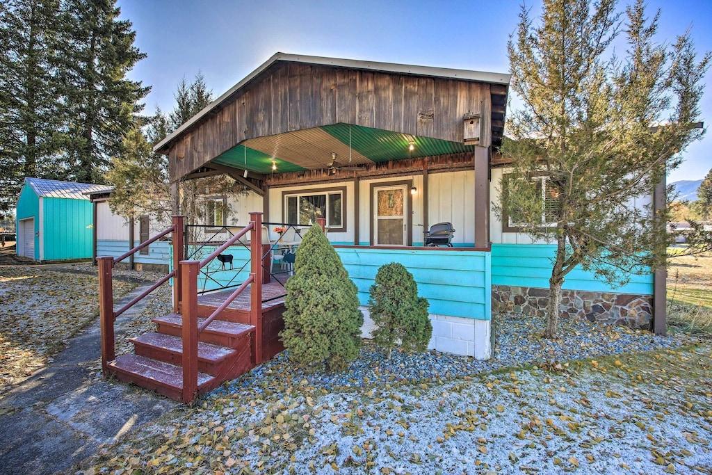 Riverfront Retreat in Trout Creek Montana Pet Policy