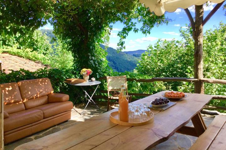 Pet Friendly Large Family-Friendly Gîte with Terrace & Views