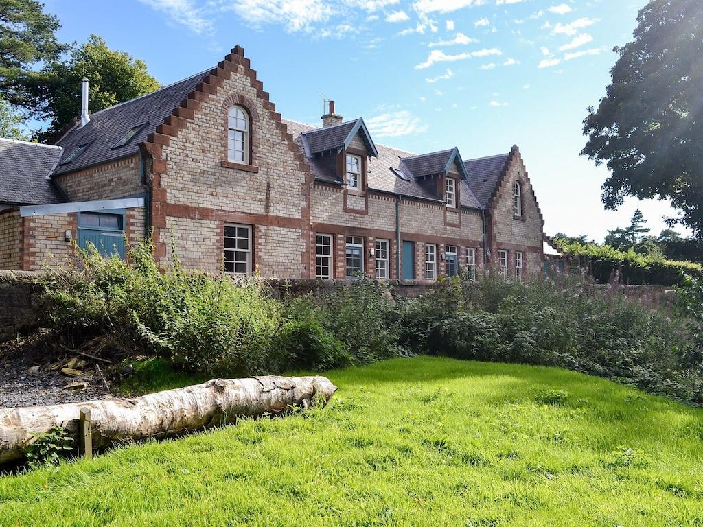 Pet Friendly 3BR Accommodation in Alloway Near Ayr