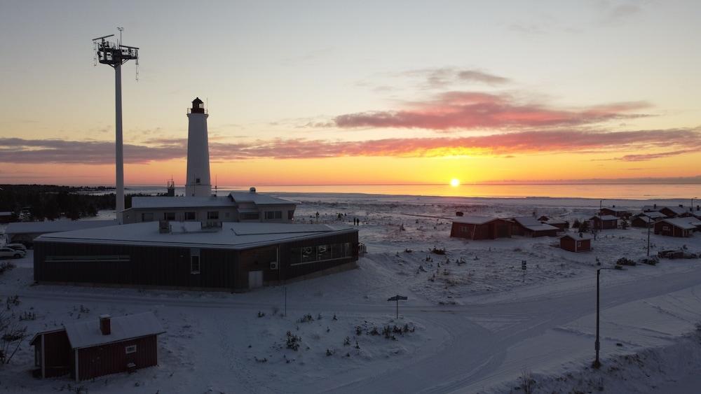 Pet Friendly Luotsihotelli - Arctic Lighthouse Hotel