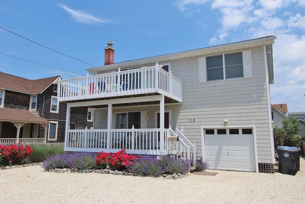Oceanside Family Home in Heart of Beach Haven Pet Policy