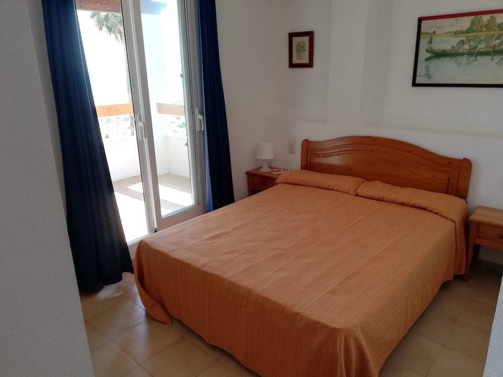 Pet Friendly 2/2 Xeraco Apartment with Direct Beach Access