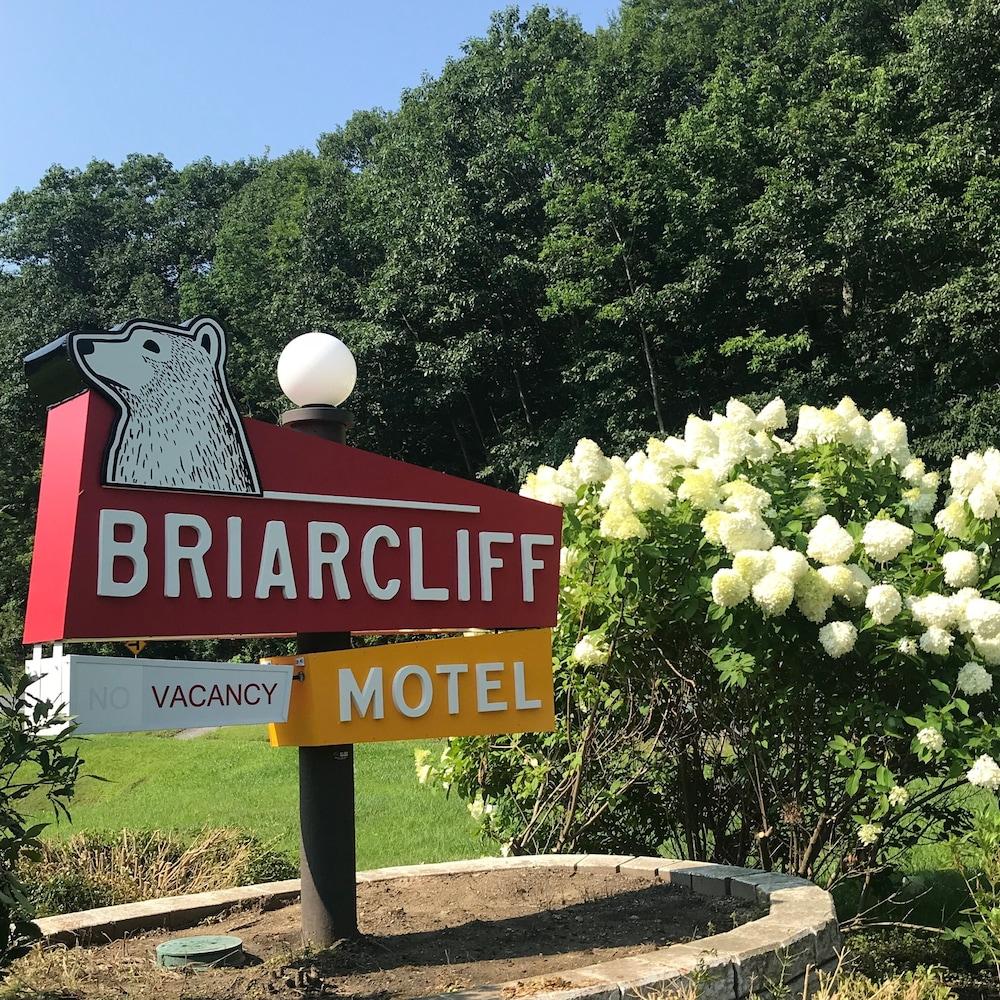 Pet Friendly The Briarcliff Motel