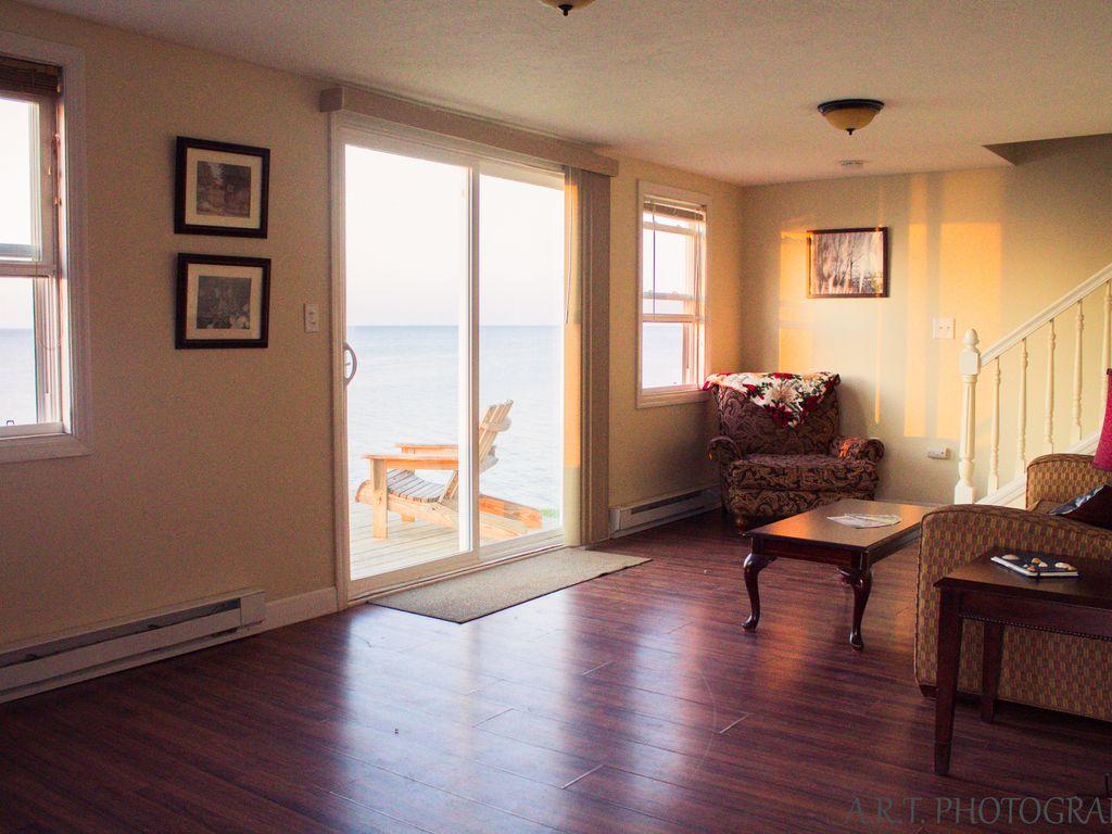 Lake Front Oasis Geneva on the Lake Pet Policy