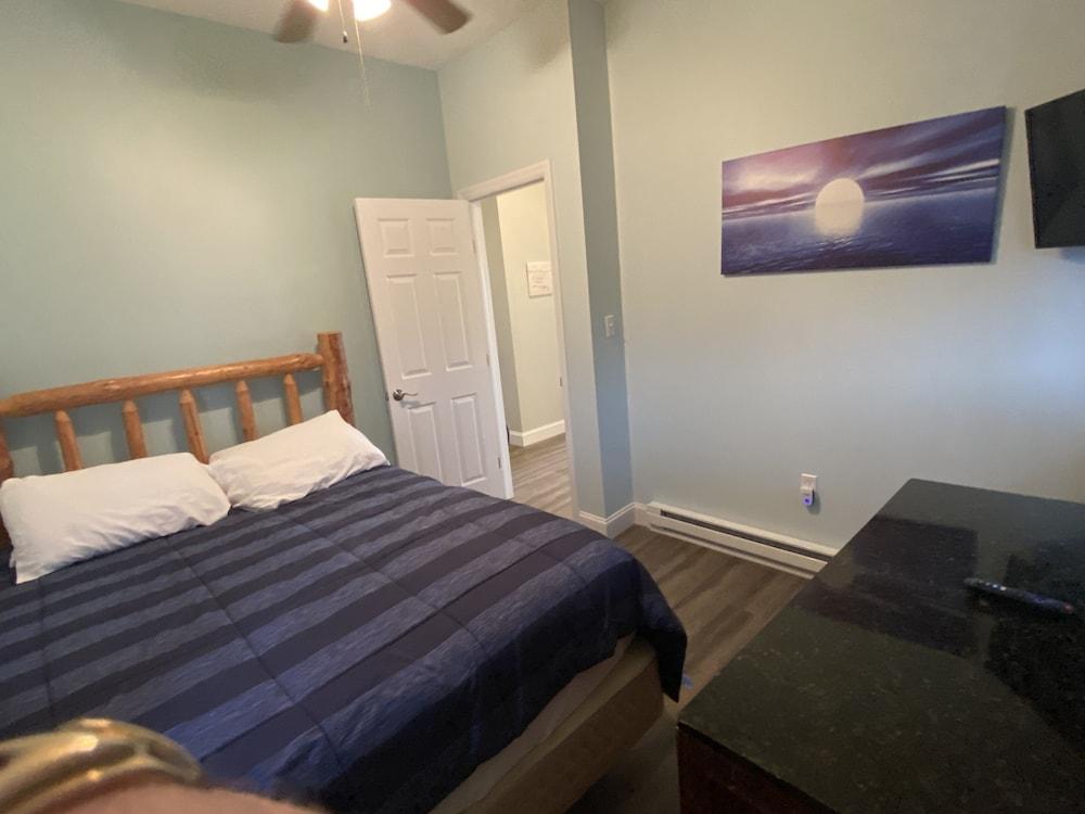 Lake Front Oasis Geneva on the Lake Pet Policy