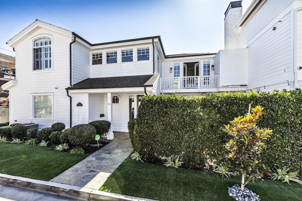 Corona del Mar Pet Policy