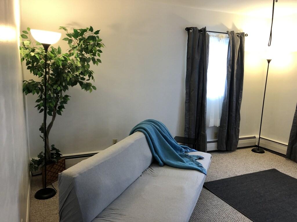 Cute Upstairs Apartment Near Market Street Pet Policy