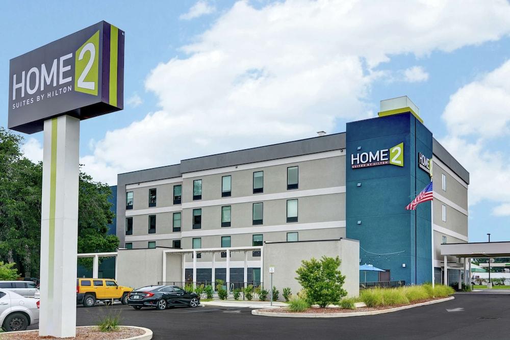 Pet Friendly Home2 Suites by Hilton Pensacola I-10 at North Davis Hwy
