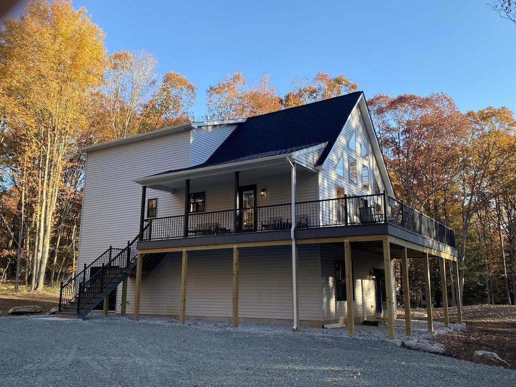 Modern House in the Woods Minutes from Jim Thorpe Pet Policy