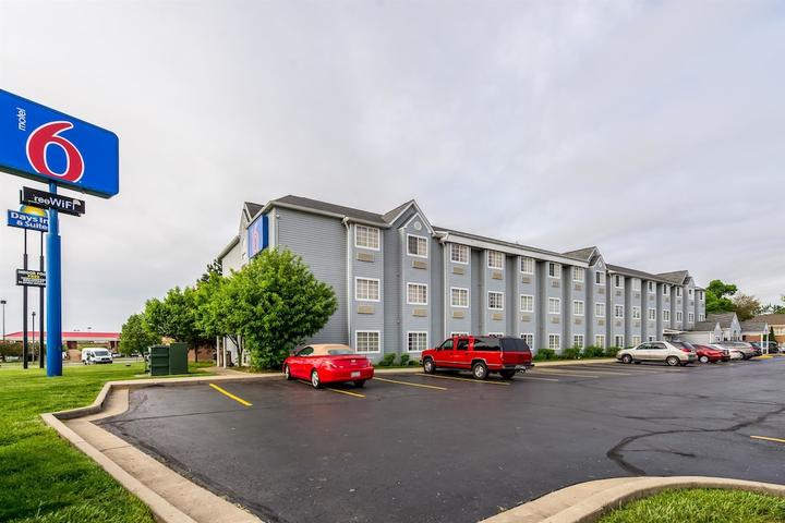 Pet Friendly Motel 6 Indianapolis In