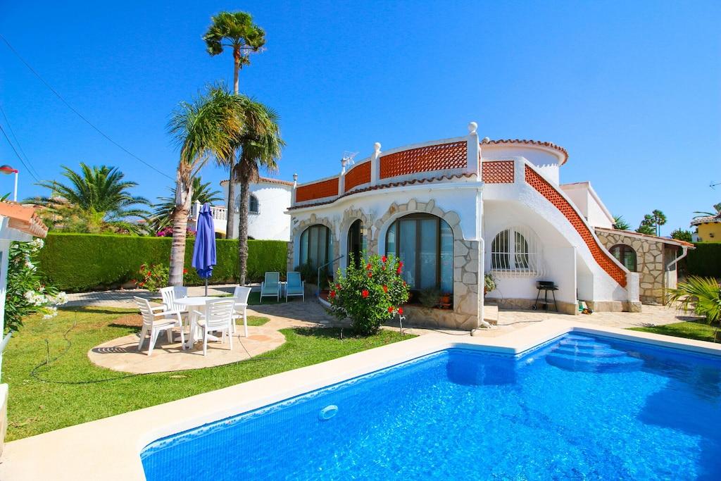 Pet Friendly Villa with Garden with Lawn Els Poblets Ilona