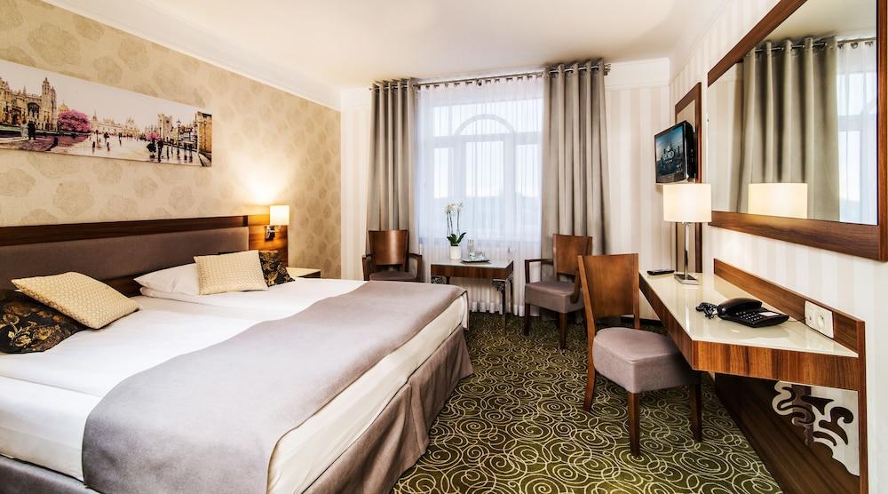 Pet Friendly Hotel Lord Warsaw Airport