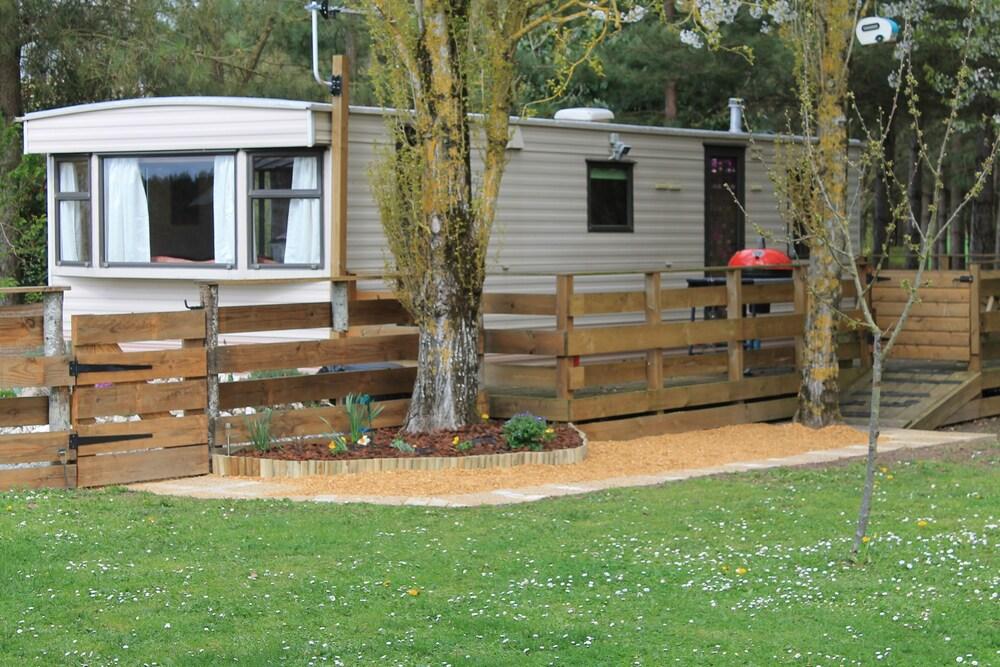 Pet Friendly High Specification Mobile Home