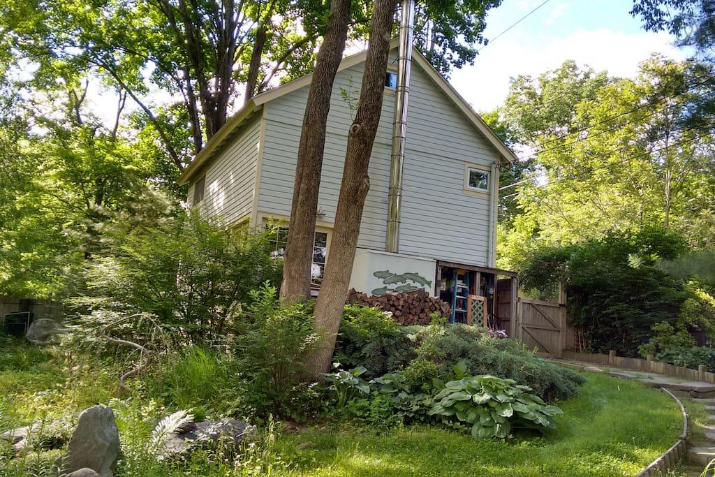 Milford Airbnb Rentals Pet Policy