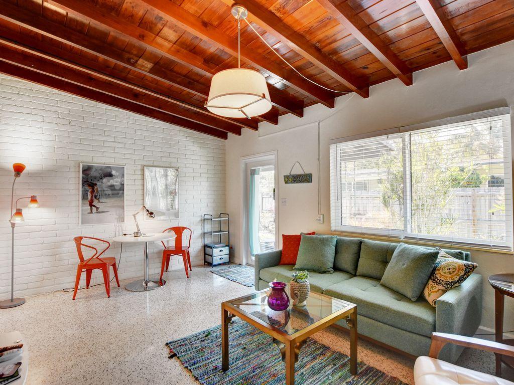 Dillon's Dream Beach Cottage Pet Policy