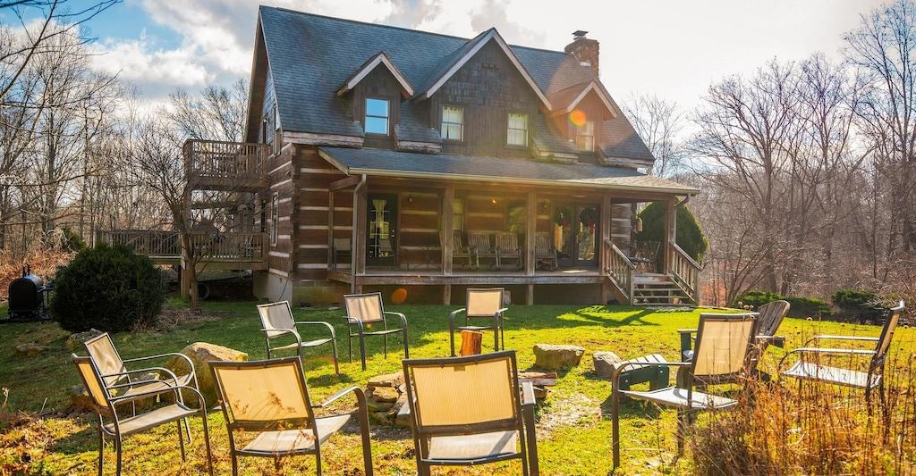 Duggas & Bones Lodge Pet Policy