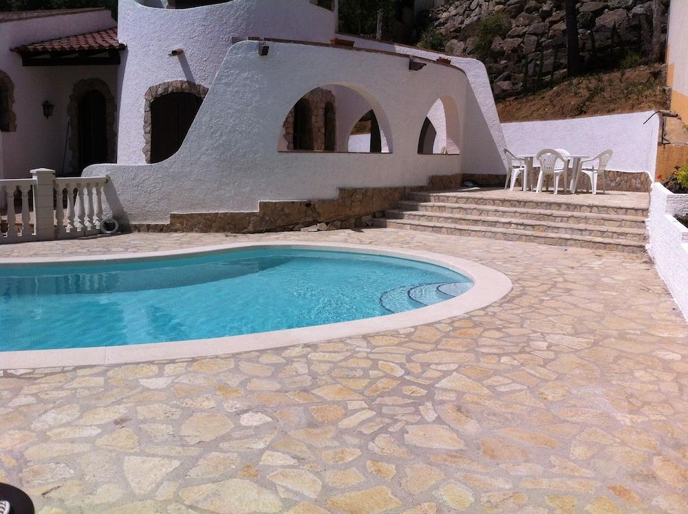 Pet Friendly Peaceful B-Villa Typical of Region with Sea View