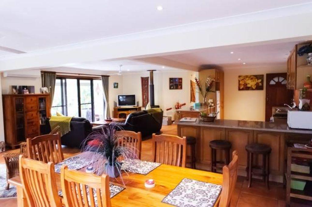 Knotsofar cottage top