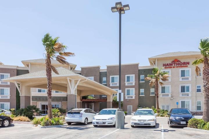 Pet Friendly Hawthorn Suites by Wyndham Victorville