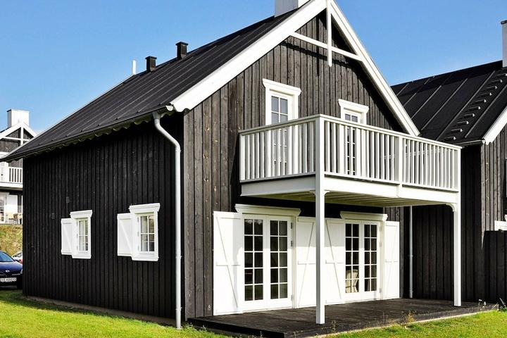 Pet Friendly Charming 4BR Holiday Home With Sauna