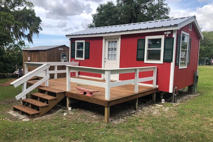 Pet Friendly Camp Paradise Pecan Island Red Cabin