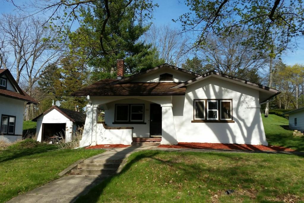 Browntown Airbnb Rentals Pet Policy