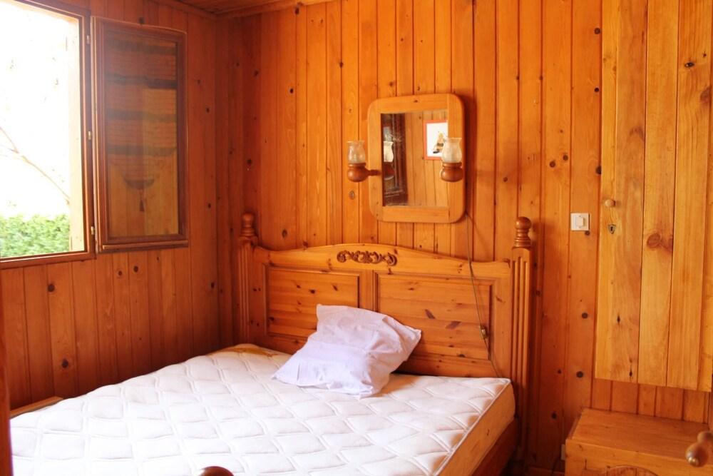 Pet Friendly Chalet Camping