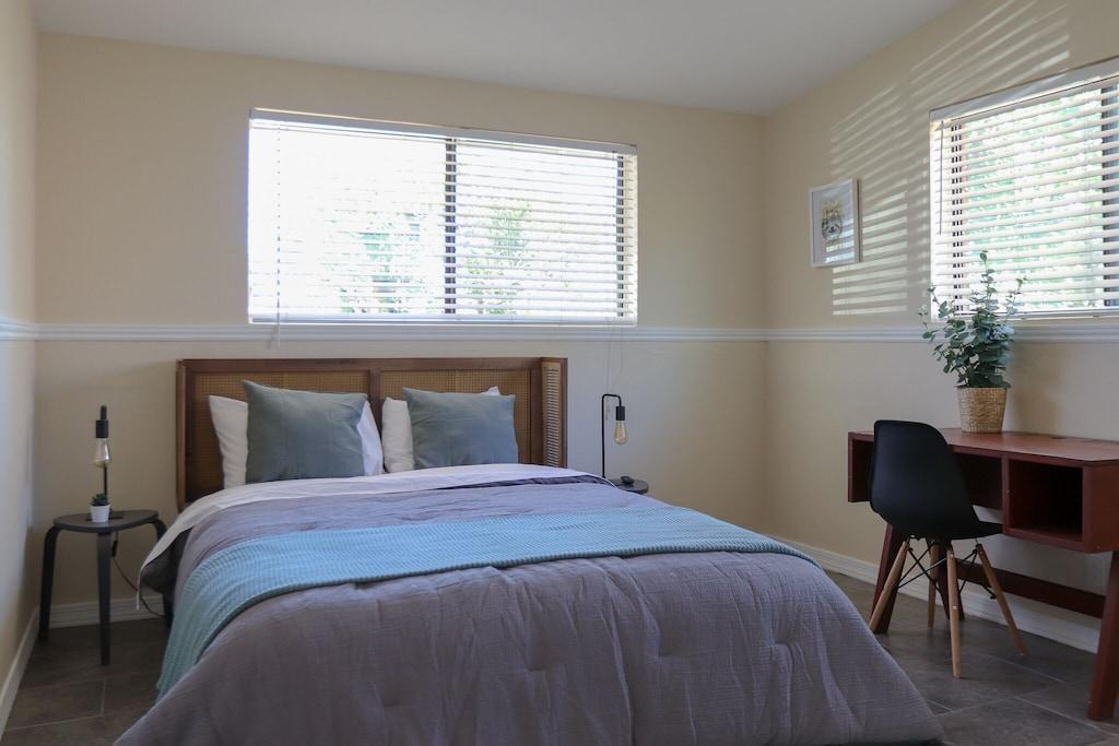 Tucson MidCentury Oasis Pet Policy