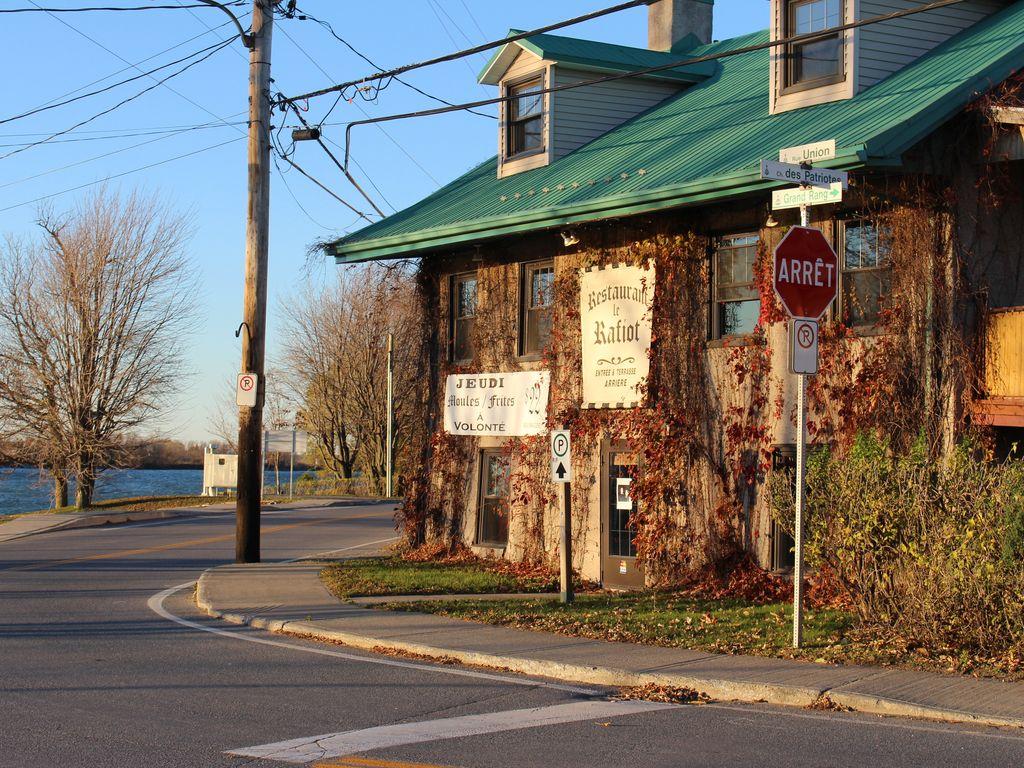 Saint Bernard de Michaudville, HomeAway Rentals Pet Policy