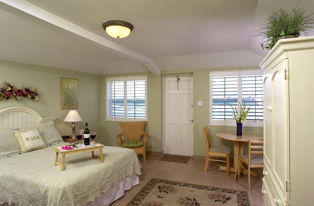 Shoreline All Suites Inn Cabana Colony Cottages Pet Policy