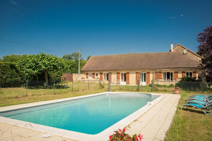 Pet Friendly Nice & Tidy Gite with Large Garden & Private Pool