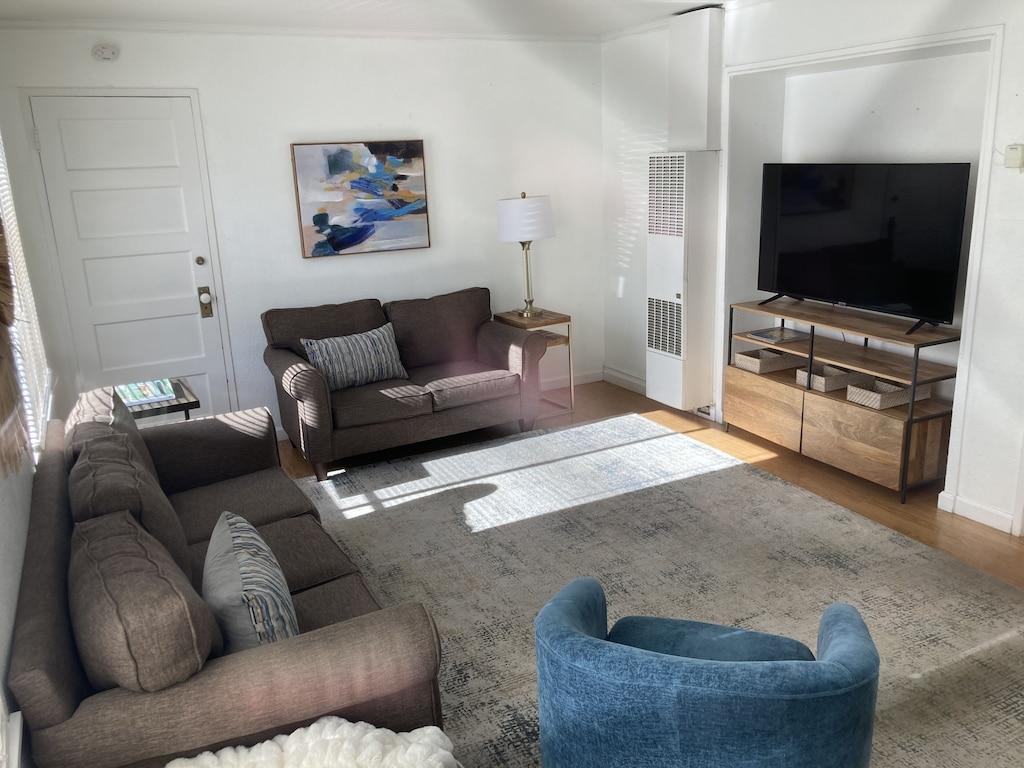 Rare 3BR in Capitola Village Pet Policy