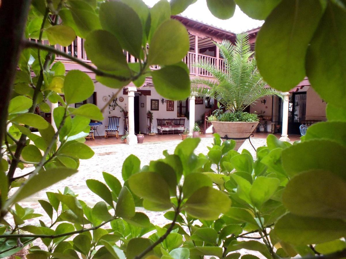 Pet Friendly Hotel Rural Posada Los Caballeros