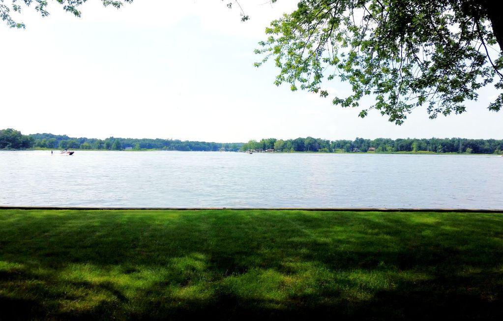 Pet Friendly Hotels In Plainwell Mi Bringfido