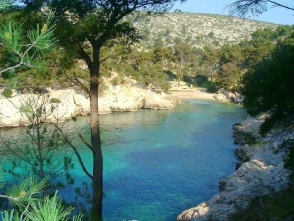 Pet Friendly Marseille Goudes House in the Creeks